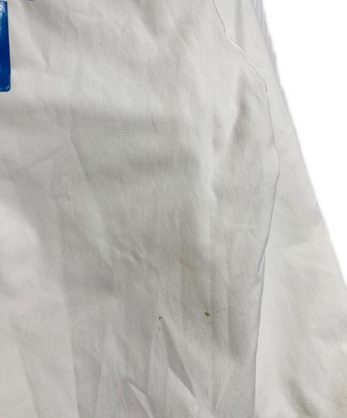 LACOSTE LIVE（ラコステライブ）LACOSTE LIVE (ラコステライブ) バックプリントコーチジャケット　アウター ホワイト×ブルー サイズ:XLの古着・服飾アイテム