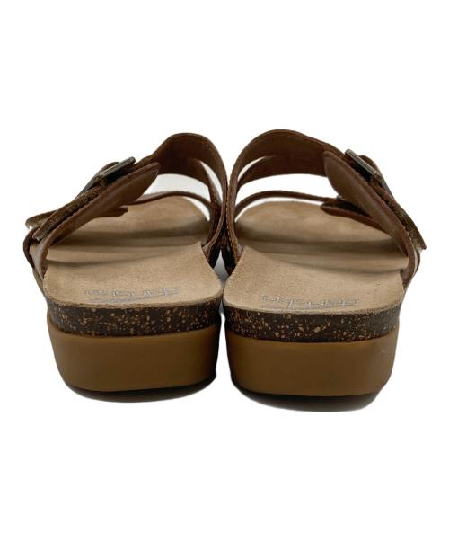dansko（ダンスコ）Dansko (ダンスコ) ROSIE ベルトサンダル　フラットサンダル ブラウン サイズ:36の古着・服飾アイテム