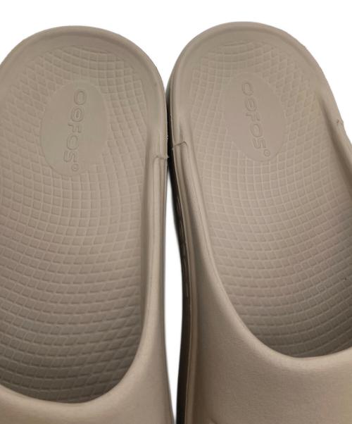 OOFOS（ウーフォス）OOFOS (ウーフォス) リカバリーサンダル/OOmega OOahh 軽量サンダル グレー サイズ:EU40の古着・服飾アイテム