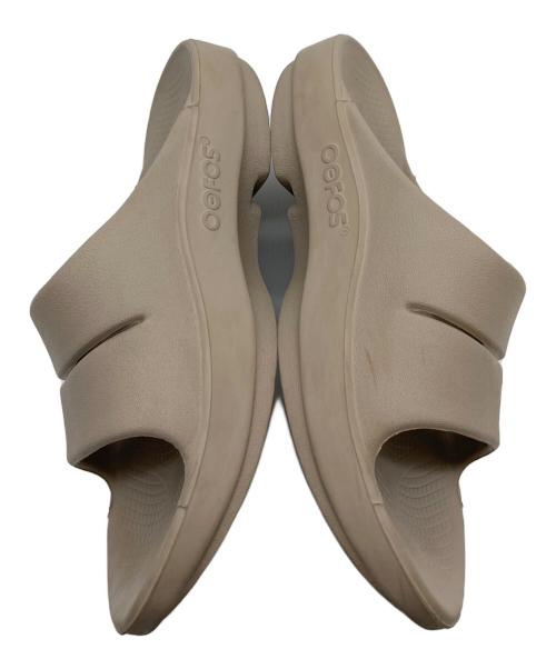 OOFOS（ウーフォス）OOFOS (ウーフォス) リカバリーサンダル/OOmega OOahh 軽量サンダル グレー サイズ:EU40の古着・服飾アイテム