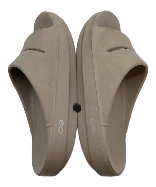 OOFOS（ウーフォス）OOFOS (ウーフォス) リカバリーサンダル/OOmega OOahh 軽量サンダル グレー サイズ:EU40の古着・服飾アイテム