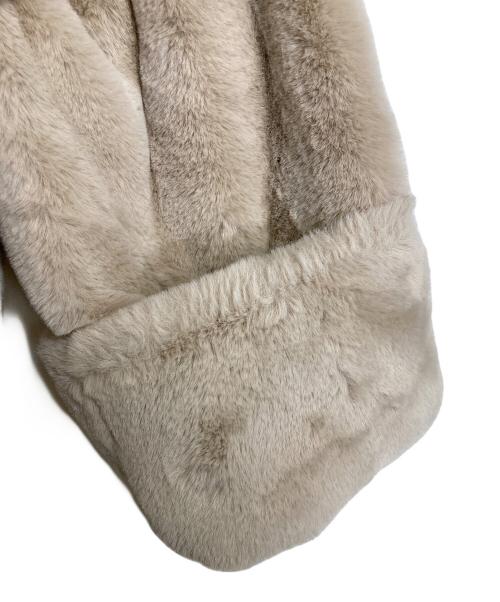 DazzliN（ダズリン）dazzlin (ダズリン) ショートビットフェイクファーコート　ショートコート　ショートジャケット　ファーコート　ファージャケット　アウター ベージュ サイズ:FREEの古着・服飾アイテム