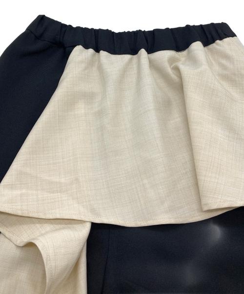 OSMOSIS loaf（オズモーシスロフ）OSMOSIS loaf (オズモーシスロフ) カスケード切替パンツ　デザインパンツ　セレモニー ベージュ×ブラック サイズ:FREEの古着・服飾アイテム