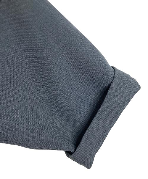 OSMOSIS loaf（オズモーシスロフ）OSMOSIS loaf (オズモーシスロフ) ノーカラーアシンメトリージャケット　デザインジャケット　アウター　ライトアウター　セレモニー グレー サイズ:ONEの古着・服飾アイテム