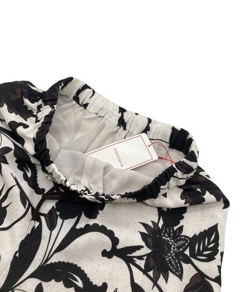 DRESSTERIOR（ドレステリア）DRESSTERIOR (ドレステリア) ボタニカルプリントイージーワイドパンツ ホワイト×ブラック サイズ:34の古着・服飾アイテム