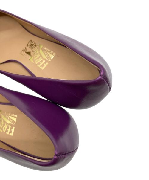 Salvatore Ferragamo（サルヴァトーレ フェラガモ）Salvatore Ferragamo (サルヴァトーレ フェラガモ) ヴァラリボンパンプス パープル サイズ:6Cの古着・服飾アイテム