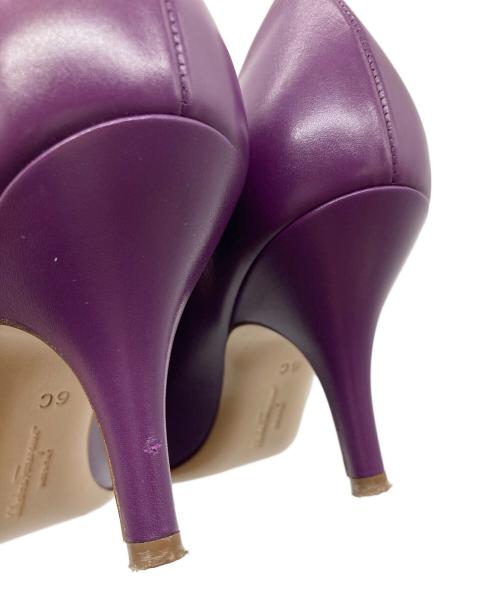 Salvatore Ferragamo（サルヴァトーレ フェラガモ）Salvatore Ferragamo (サルヴァトーレ フェラガモ) ヴァラリボンパンプス パープル サイズ:6Cの古着・服飾アイテム