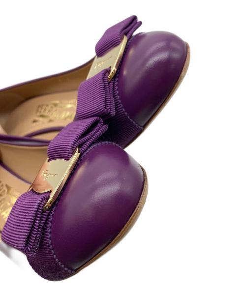 Salvatore Ferragamo（サルヴァトーレ フェラガモ）Salvatore Ferragamo (サルヴァトーレ フェラガモ) ヴァラリボンパンプス パープル サイズ:6Cの古着・服飾アイテム