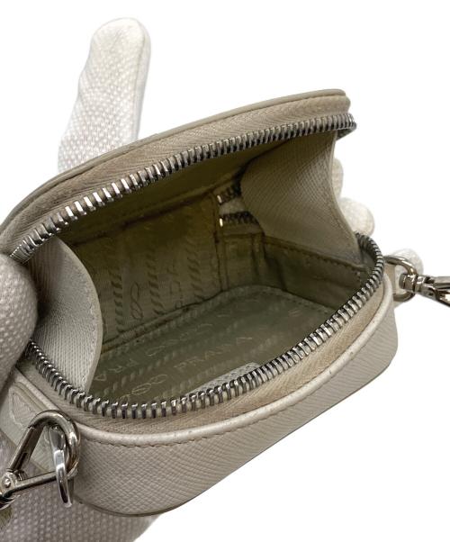 PRADA（プラダ）PRADA (プラダ) サフィアーノ ショルダーポーチ　ミニクロスバッグ　三角ロゴ ホワイト サイズ:実寸参照の古着・服飾アイテム