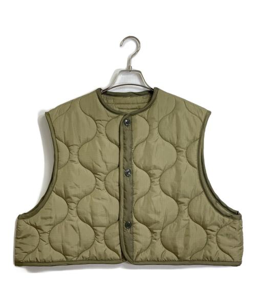 HYKE（ハイク）HYKE (ハイク) クロップドキルティングベスト　ナイロンベスト　中綿ベスト グリーン サイズ:OSFAの古着・服飾アイテム