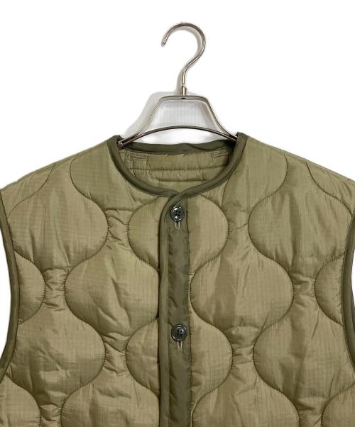 HYKE（ハイク）HYKE (ハイク) クロップドキルティングベスト　ナイロンベスト　中綿ベスト グリーン サイズ:OSFAの古着・服飾アイテム