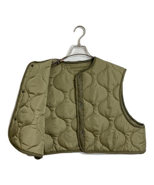 HYKE（ハイク）HYKE (ハイク) クロップドキルティングベスト　ナイロンベスト　中綿ベスト グリーン サイズ:OSFAの古着・服飾アイテム