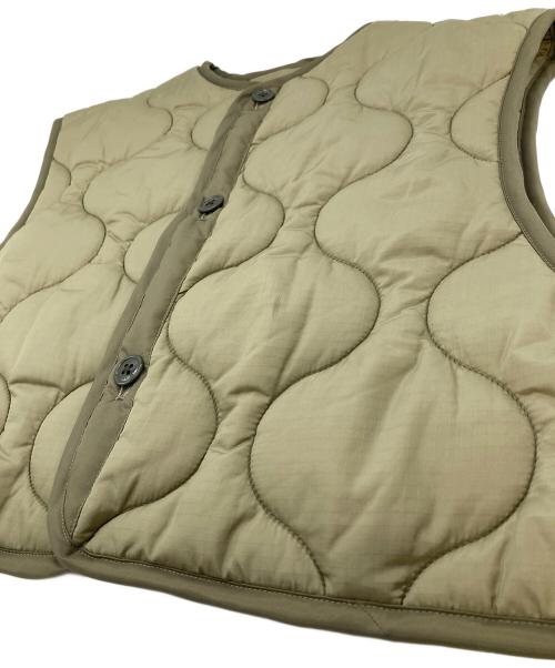 HYKE（ハイク）HYKE (ハイク) クロップドキルティングベスト　ナイロンベスト　中綿ベスト グリーン サイズ:OSFAの古着・服飾アイテム