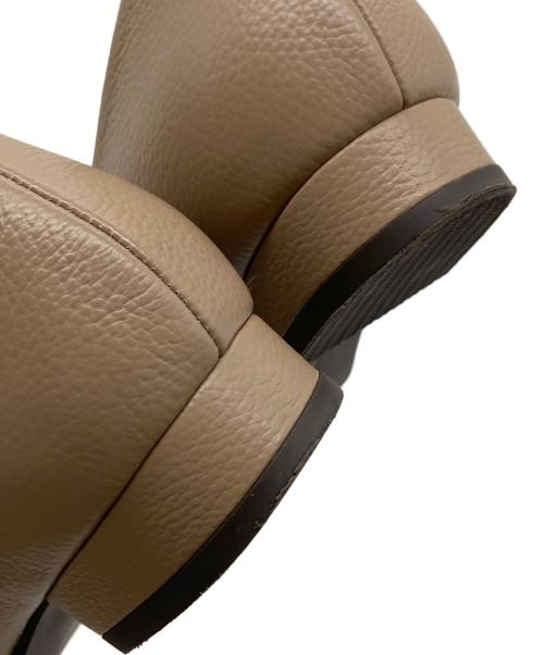 DIANA（ダイアナ）DIANA (ダイアナ) 金具モチーフつきフラットシューズ　フラットパンプス　ローヒール　セレモニー ベージュ サイズ:23EEの古着・服飾アイテム