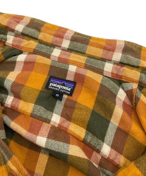 Patagonia（パタゴニア）Patagonia (パタゴニア) ロングスリーブ・フィヨルド・フランネル・シャツ　長袖シャツ　チェックシャツ　スポーツ　アウトドア ブラウン サイズ:XSの古着・服飾アイテム