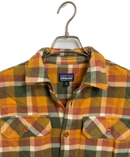 Patagonia（パタゴニア）Patagonia (パタゴニア) ロングスリーブ・フィヨルド・フランネル・シャツ　長袖シャツ　チェックシャツ　スポーツ　アウトドア ブラウン サイズ:XSの古着・服飾アイテム