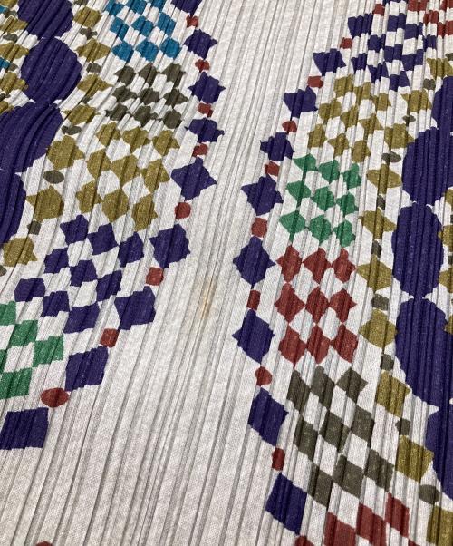 PLEATS PLEASE（プリーツプリーズ）PLEATS PLEASE (プリーツプリーズ) マンダラ柄プリーツノースリーブワンピース　20年秋冬　AW マルチカラー サイズ:4の古着・服飾アイテム