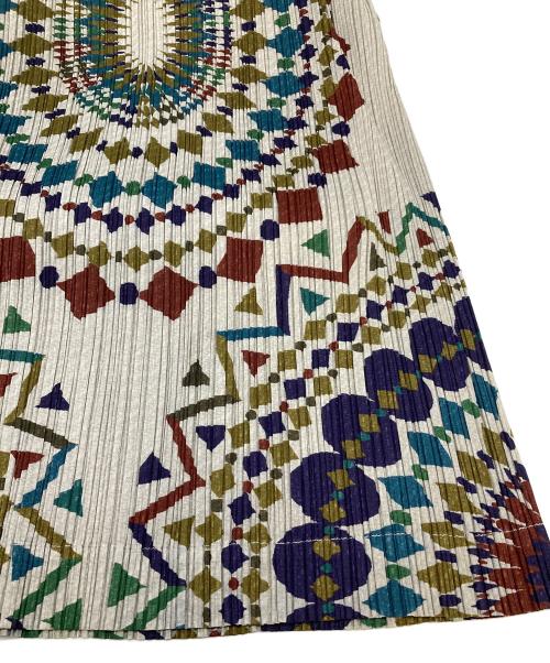 PLEATS PLEASE（プリーツプリーズ）PLEATS PLEASE (プリーツプリーズ) マンダラ柄プリーツノースリーブワンピース　20年秋冬　AW マルチカラー サイズ:4の古着・服飾アイテム