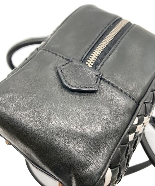 FALORNI（ファロルニ）FALORNI (ファロルニ) イントレチャート2WAYショルダーバッグ　ハンドバッグ　ショルダーバッグ　編み上げ　レザーバッグ　革　イタリア製 ホワイト×ブラック サイズ:実寸参照の古着・服飾アイテム