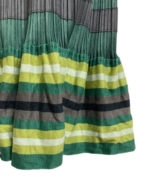 PLEATS PLEASE（プリーツプリーズ）PLEATS PLEASE (プリーツプリーズ) フレア ボーダー切替 ノースリーブワンピース　ロングワンピース　デザインワンピース　日本製 グリーン サイズ:2の古着・服飾アイテム