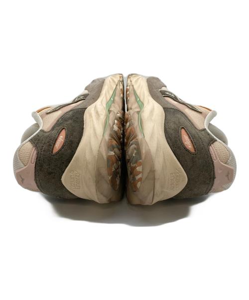 MIZUNO（ミズノ）MIZUNO (ミズノ) WAVE RIDER B ベージュ サイズ:UK9の古着・服飾アイテム