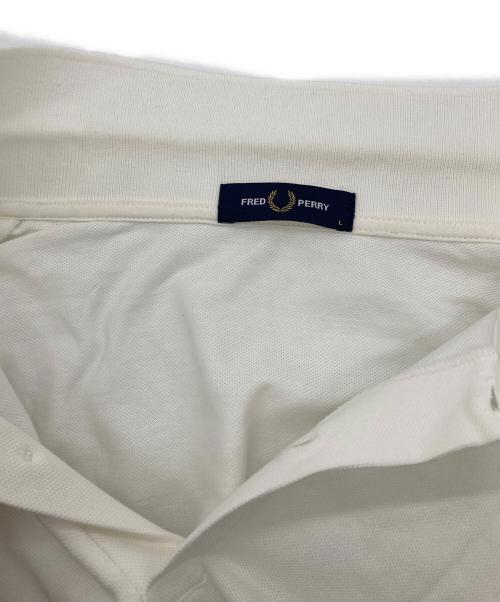 FRED PERRY（フレッドペリー）FRED PERRY (フレッドペリー) ロゴ刺繍ポロシャツ　半袖シャツ ホワイト サイズ:Lの古着・服飾アイテム