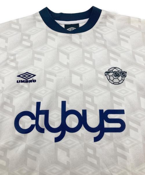 UMBRO（アンブロ）UMBRO (アンブロ) CITY BOYS FC (シティボーイズ エフシー) 417別注 game shirt  ゲームシャツ　プリントTシャツ グレー×ネイビー サイズ:Sの古着・服飾アイテム
