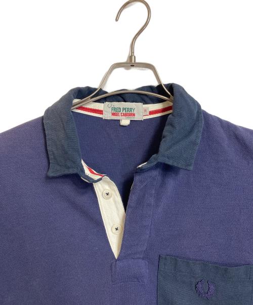 FRED PERRY（フレッドペリー）FRED PERRY (フレッドペリー) NIGEL CABOURN (ナイジェルケーボン) バックロゴバイカラーポロシャツ　長袖シャツ ネイビー サイズ:38の古着・服飾アイテム