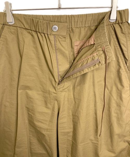 FRAMeWORK（フレームワーク）FRAMeWORK (フレームワーク) コットンイージータックバレルパンツ　ワイドパンツ　25SS 25年 ブラウン サイズ:40の古着・服飾アイテム