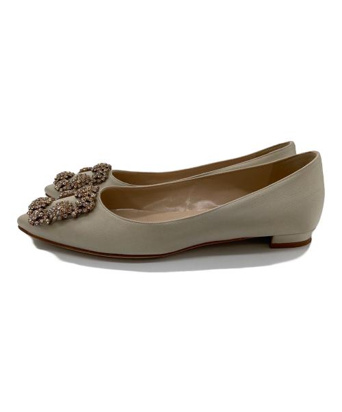 Manolo Blahnik（マノロブラニク）Manolo Blahnik (マノロブラニク) HANGISIフラットパンプス　ビジュー付パンプス　ローヒールパンプス　イタリア製 ベージュ サイズ:34 1/2の古着・服飾アイテム