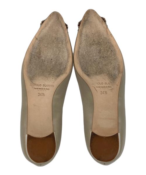 Manolo Blahnik（マノロブラニク）Manolo Blahnik (マノロブラニク) HANGISIフラットパンプス　ビジュー付パンプス　ローヒールパンプス　イタリア製 ベージュ サイズ:34 1/2の古着・服飾アイテム