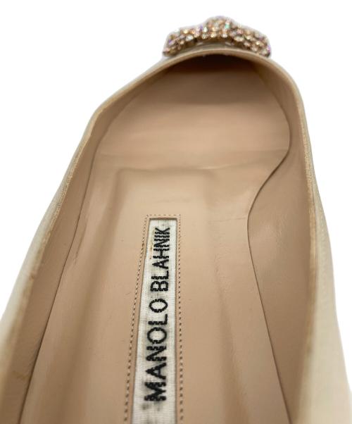 Manolo Blahnik（マノロブラニク）Manolo Blahnik (マノロブラニク) HANGISIフラットパンプス　ビジュー付パンプス　ローヒールパンプス　イタリア製 ベージュ サイズ:34 1/2の古着・服飾アイテム