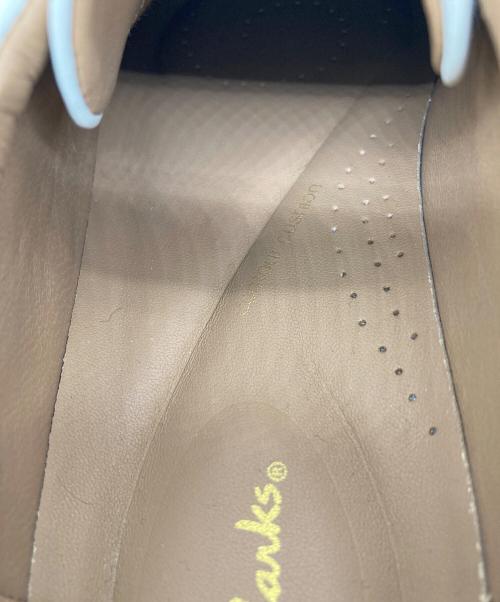 CLARKS（クラークス）CLARKS (クラークス) Hollyhock Walk  ホリーホックウォーク　スニーカー　カジュアルシューズ　軽量 ホワイト サイズ:US 5 1/2の古着・服飾アイテム