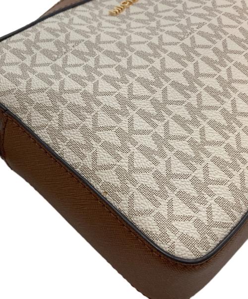 MICHAEL KORS（マイケル・コース）MICHAEL KORS (マイケルコース) ショルダーバッグ ジェット セット アイテム ラージ イーストウェスト クロスボディ　JET SET ITEM LG EW CROSSBODY　セレモニー ベージュ×ブラウン サイズ:実寸参照の古着・服飾アイテム