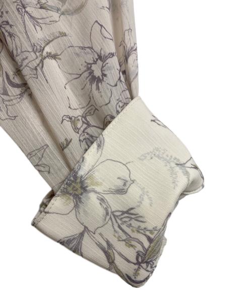 JUSGLITTY（ジャスグリッティー）JUSGLITTY (ジャスグリッティー) 7分袖ボウタイプリーツワンピース　ブラウスワンピース　ロングワンピース　花柄　フラワープリント ベージュ サイズ:1の古着・服飾アイテム