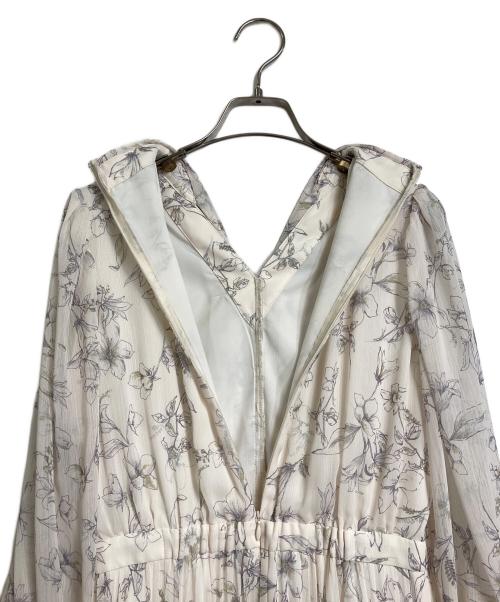 JUSGLITTY（ジャスグリッティー）JUSGLITTY (ジャスグリッティー) 7分袖ボウタイプリーツワンピース　ブラウスワンピース　ロングワンピース　花柄　フラワープリント ベージュ サイズ:1の古着・服飾アイテム