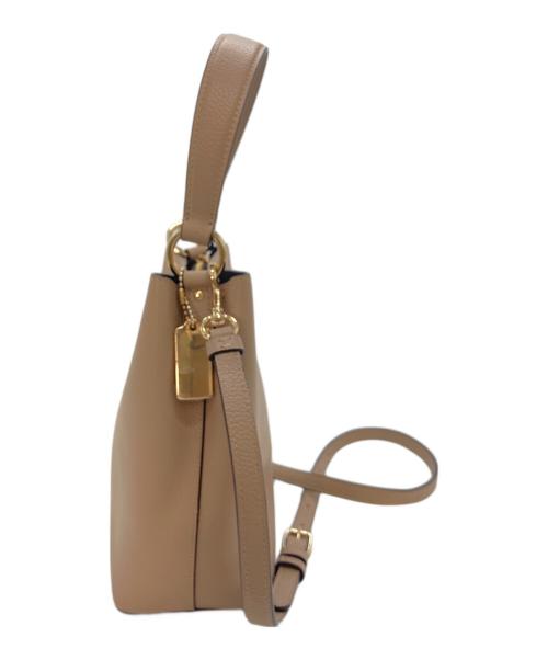 COACH（コーチ）COACH (コーチ) 2WAYショルダーバッグ　スモール タウン バケット　ショルダーバッグ　ハンドバッグ　セレモニー ベージュ サイズ:実寸参照の古着・服飾アイテム