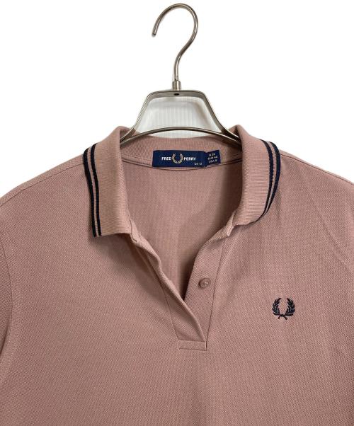 FRED PERRY（フレッドペリー）FRED PERRY (フレッドペリー) ポロシャツ　半袖シャツ　ワンポイント刺繍ポロシャツ ピンク サイズ:UK12の古着・服飾アイテム