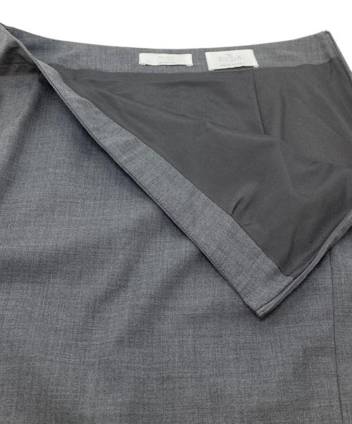 BOSS（ボス）BOSS (ボス) セットアップスーツ　スカートスーツ　オフィスカジュアル　セレモニー グレー サイズ:ジャケットUK8 スカート　UK10の古着・服飾アイテム