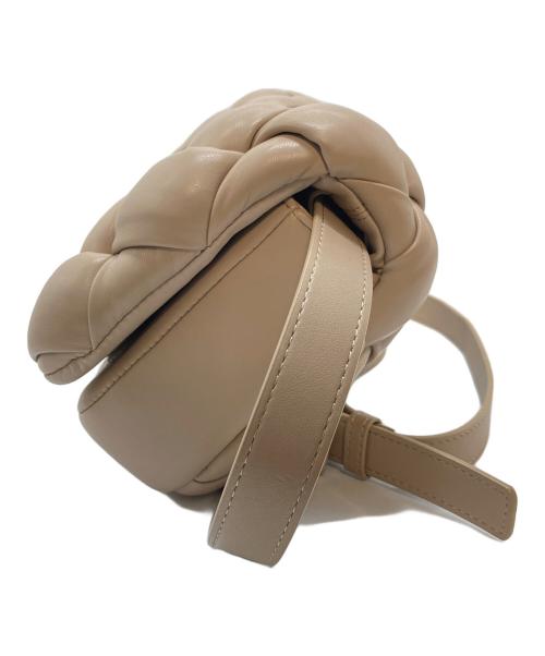 JW PEI（ジェイダブリューペイ）JW PEI (ジェイダブリューペイ) Maze ショルダーバッグ　編み込みバッグ ベージュ サイズ:実寸参照の古着・服飾アイテム