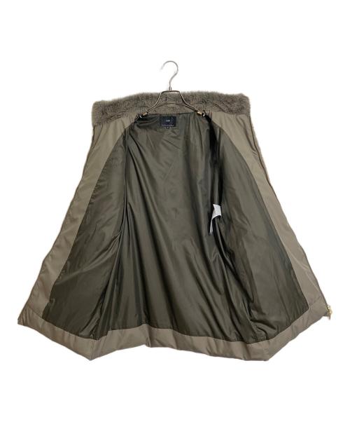 23区（ニジュウサンク）23区 (ニジュウサンク) ECOPEL エコファーコンビ ダウンコート オリーブ サイズ:38の古着・服飾アイテム