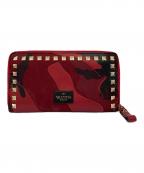 VALENTINOヴァレンティノ）の古着「カモ ロックスタッズ 長財布」｜レッド