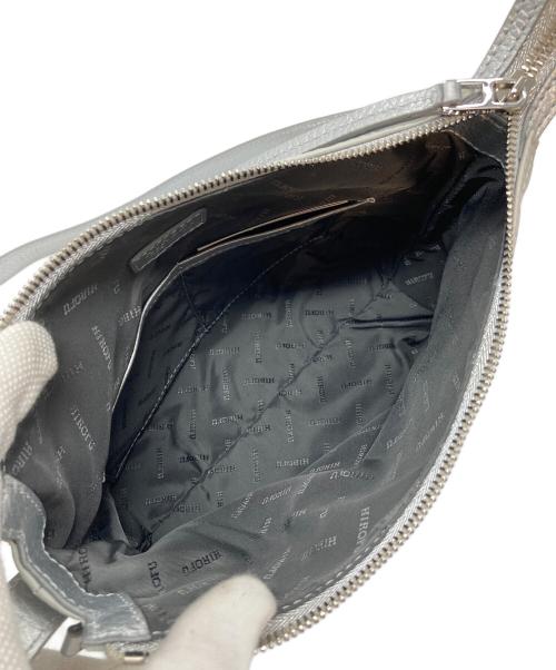 HIROFU（ヒロフ）HIROFU (ヒロフ) 【リベロ】ナイロン ショルダーバッグ S シルバー×グレー サイズ:実寸参照 未使用品の古着・服飾アイテム