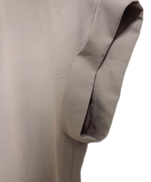 UNTITLED（アンタイトル）UNTITLED (アンタイトル) リラクミスト ハーフスリーブジャケット　オフィスカジュアル　セレモニー　 グレー 未使用品の古着・服飾アイテム