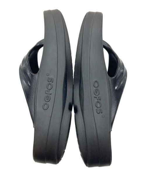 OOFOS（ウーフォス）OOFOS (ウーフォス) 厚底リカバリーサンダル　トングサンダル　ビーチサンダル ブラック サイズ:W8の古着・服飾アイテム