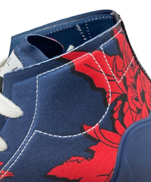 adidas（アディダス）adidas (アディダス) STELLA McCARTNEY (ステラマッカートニー) スニーカー　ハイカットスニーカー　花柄 ネイビー×レッド サイズ:US 8 1/2の古着・服飾アイテム