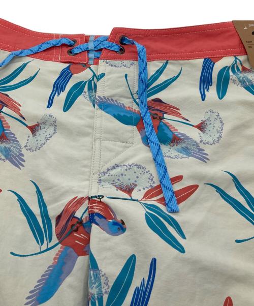 Patagonia（パタゴニア）Patagonia (パタゴニア) ウェーブフェアラーボードショーツ　ハーフパンツ　水陸両用　2019年　鳥柄　スポーツ　アウトドア アイボリー サイズ:WAIST  28 未使用品の古着・服飾アイテム