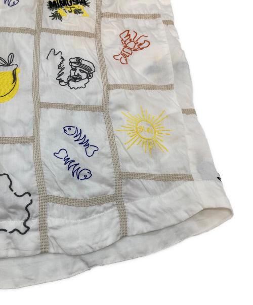 417 by EDIFICE（417 バイ エディフィス）417 by EDIFICE (417 バイ エディフィス) Lipa (リパ) エンブロイダリーシャツ 半袖シャツ ホワイト サイズ:Lの古着・服飾アイテム