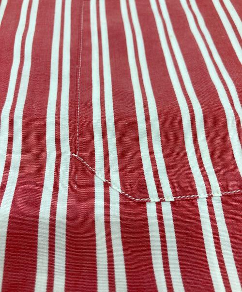 BROOKS BROTHERS（ブルックスブラザーズ）BROOKS BROTHERS (ブルックスブラザーズ) 【古着】50’Sボタンダウンシャツ　Est. 1818 6ボタン　ストライプ　印字タグ　スタンプタグ　ラウンドカット　50年代 レッド×ホワイト サイズ:17Rの古着・服飾アイテム