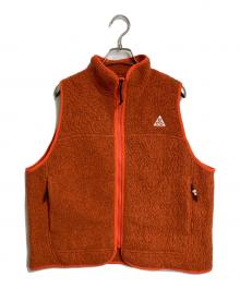 ACG（エーシージー）の古着「ボアベスト ARCTIC WOLF VES アウター　ライトアウター　スポーツ　アウトドア」｜オレンジ